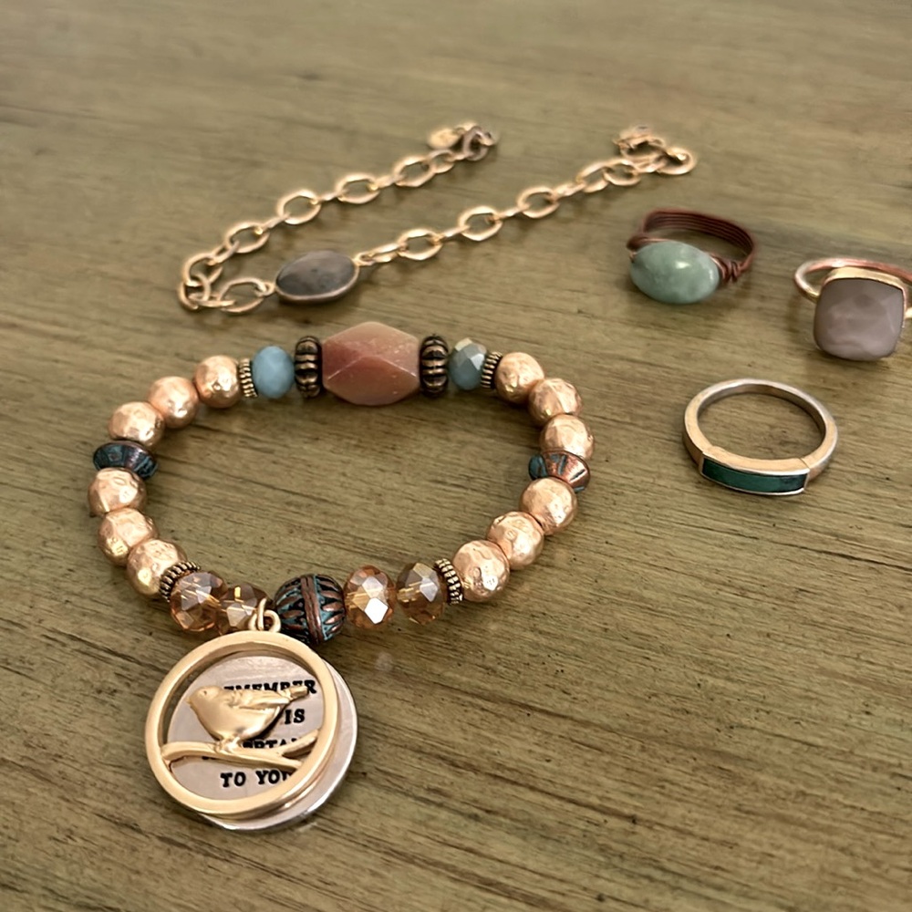 Jewelry bundle - Picture 1 of 4